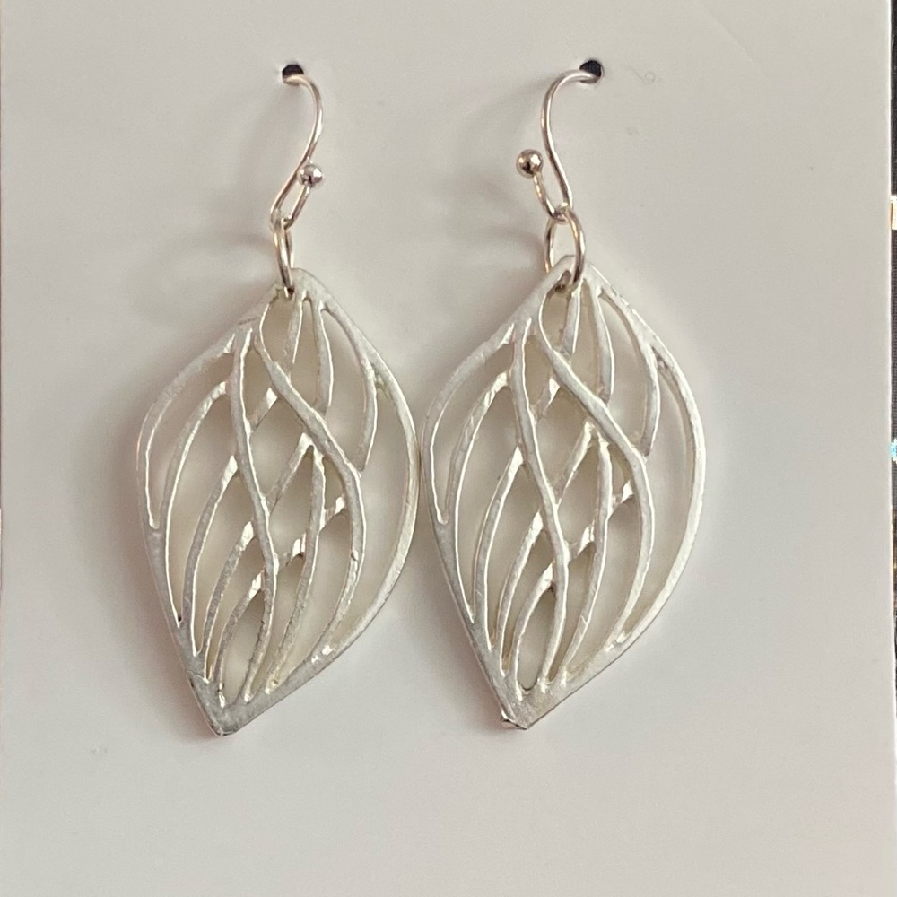 NEW Antique silver leaf earrings